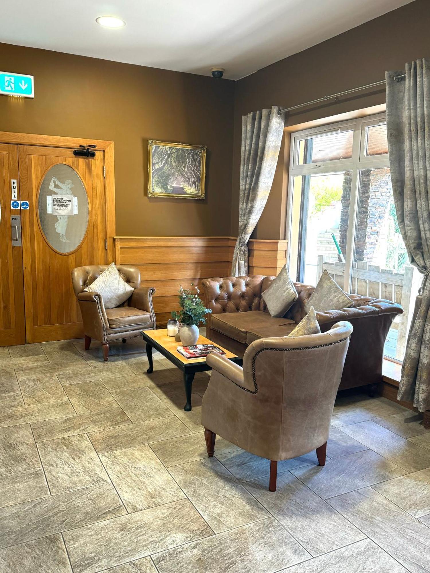 The Hedges Hotel Stranocum Extérieur photo